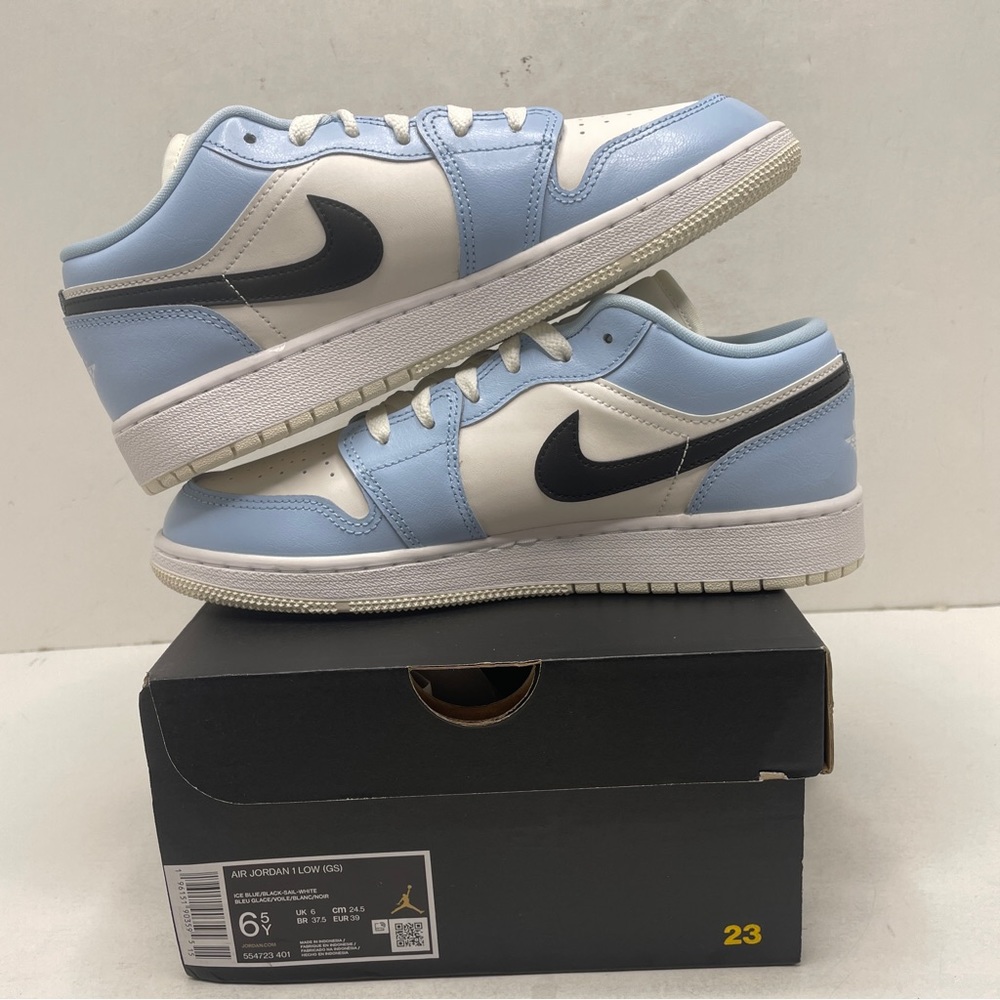 Nike Air Jordan 1 Retro Low GS “Ice Blue” 2022 - Picture 3 of 4